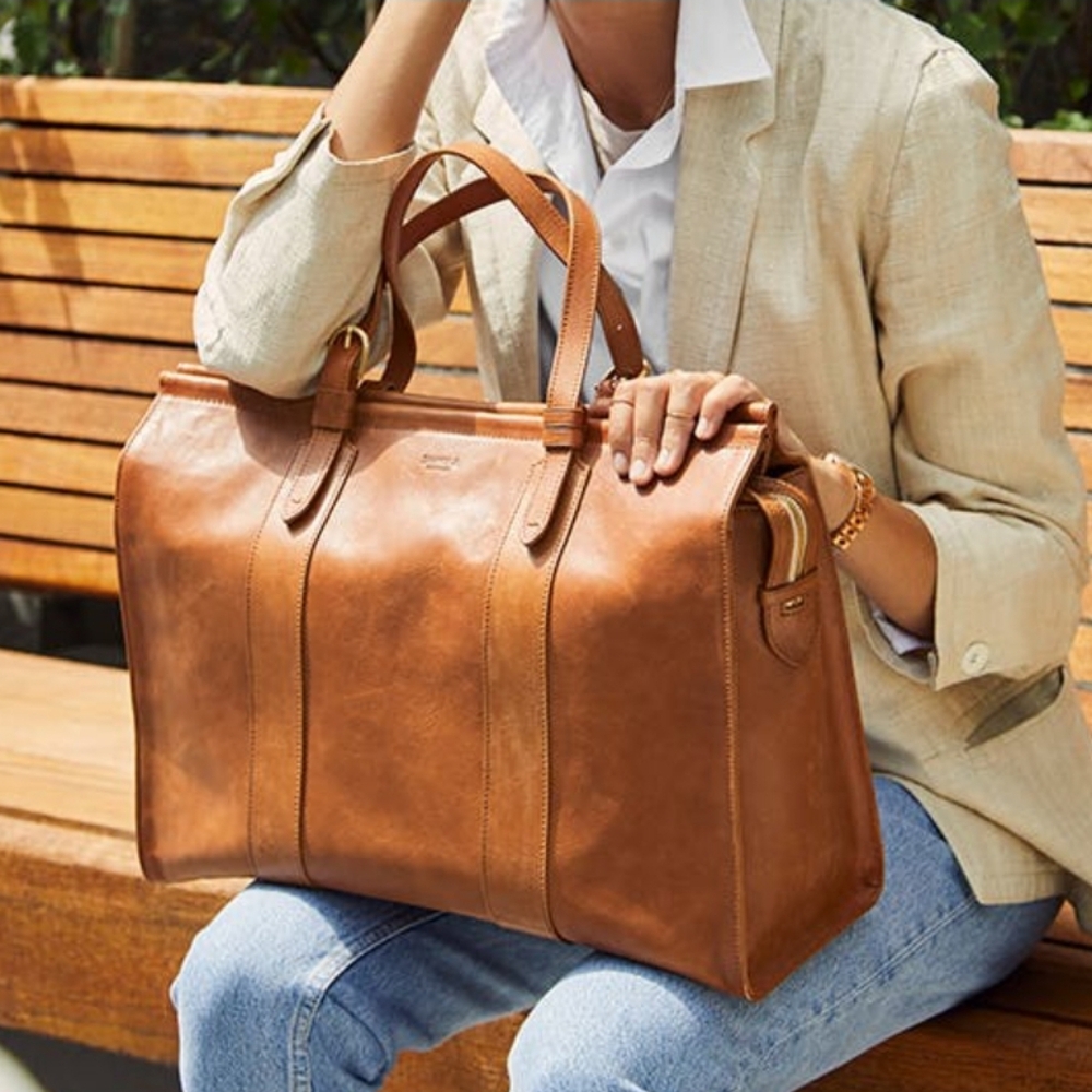 BEAUTIFUL!! Shinola satchel bag.